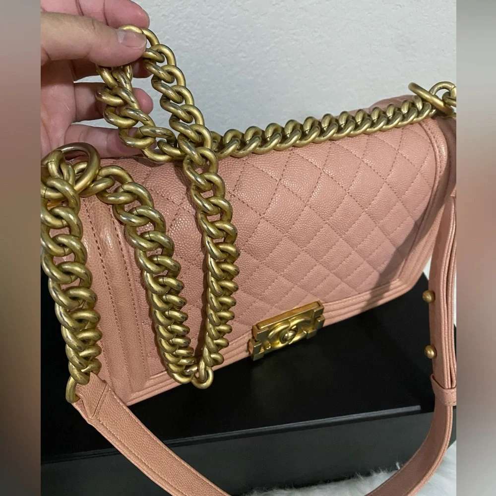 Chanel Le Boy Medium - Caviar - Picture 10 of 17